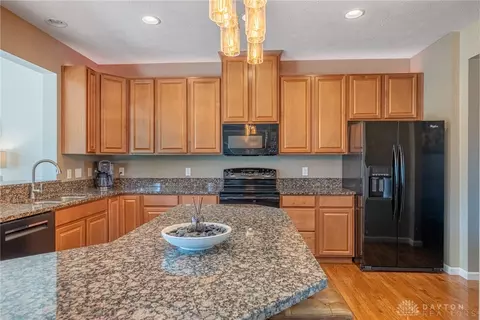 Kitchen - 9448 Oak Brook Dr, Centerville, OH 45458 photo 4 of 8