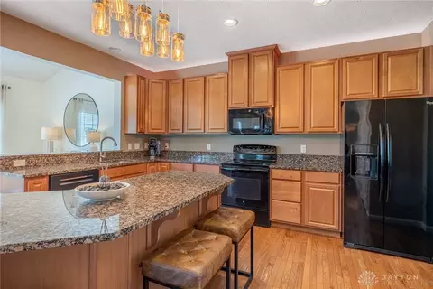 Kitchen - 9448 Oak Brook Dr, Centerville, OH 45458 photo 5 of 8