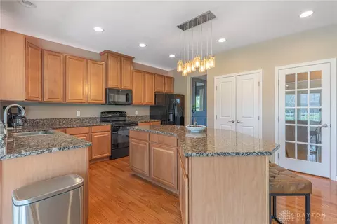 Kitchen - 9448 Oak Brook Dr, Centerville, OH 45458 photo 2 of 8