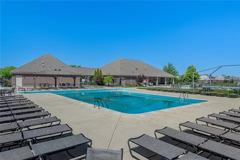 Exterior - 9448 Oak Brook Dr, Centerville, OH 45458 photo 14 of 16