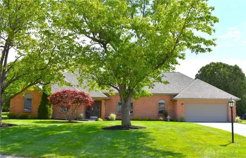 9 Eagles Way, Piqua, OH 45356