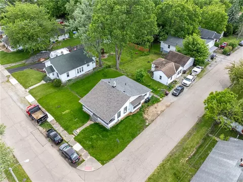 2302 Coronette Ave, Dayton, OH 45414