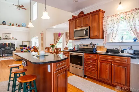 Kitchen - 4715 Todds Fork Dr, Morrow, OH 45152 photo 4 of 6
