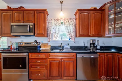 Kitchen - 4715 Todds Fork Dr, Morrow, OH 45152 photo 5 of 6