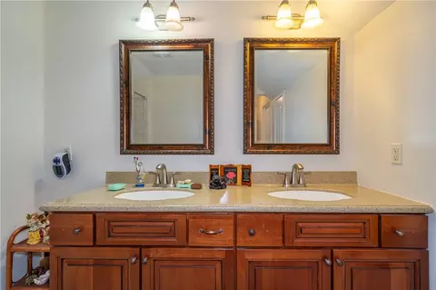 Bath - 4715 Todds Fork Dr, Morrow, OH 45152 photo 7 of 11