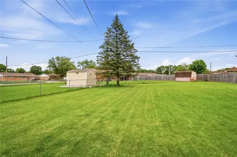 Exterior - 3808 Pobst Dr, Kettering, OH 45420 photo 6 of 8