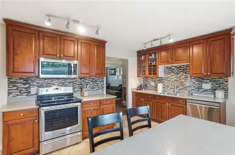 Kitchen - 3808 Pobst Dr, Kettering, OH 45420 photo 5 of 10