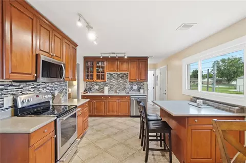 Kitchen - 3808 Pobst Dr, Kettering, OH 45420 photo 8 of 10