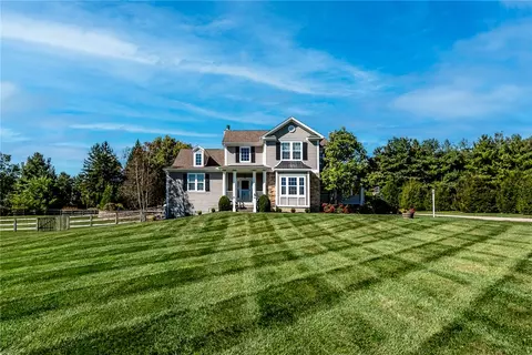 27 Hickory Meadows Ln, Lebanon, OH 45036