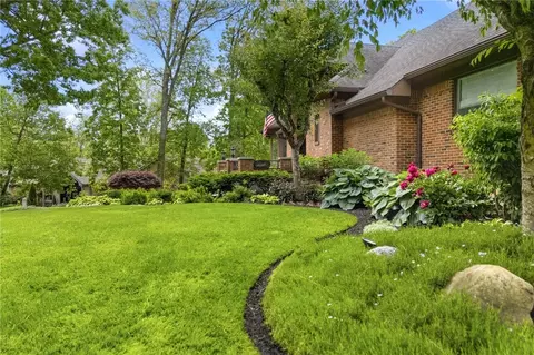 Exterior - 8711 Toftrees Ln, Springboro, OH 45066 photo 6 of 16