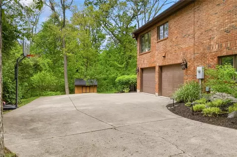 Exterior - 8711 Toftrees Ln, Springboro, OH 45066 photo 8 of 16