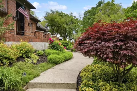 Exterior - 8711 Toftrees Ln, Springboro, OH 45066 photo 5 of 16