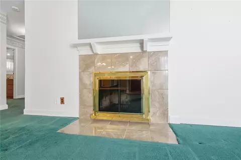 Living - 812 Hollendale Dr, Kettering, OH 45429 photo 4 of 7