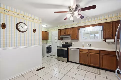Kitchen - 812 Hollendale Dr, Kettering, OH 45429 photo 1 of 4