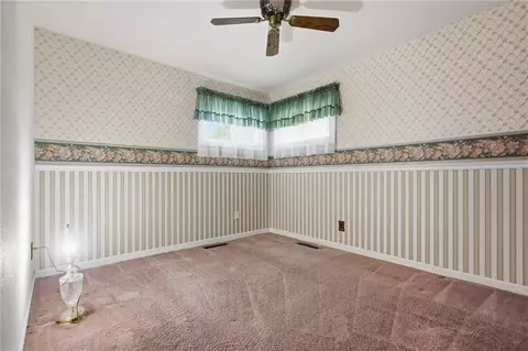Bedroom - 812 Hollendale Dr, Kettering, OH 45429 photo 3 of 6