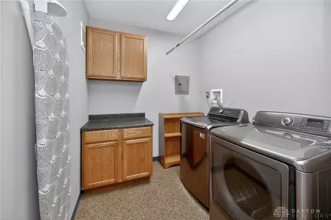 933 Robin Hill Dr, New Richmond, OH 45157