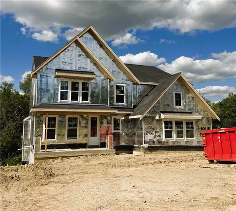 2466 Bent Grass Dr, Beavercreek, OH 45431