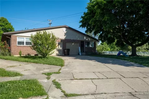 1326-1328 Seneca Dr, Xenia, OH 45385