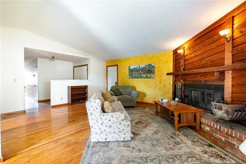 Living - 9905 Shawnee Trl, Centerville, OH 45458 photo 1 of 8