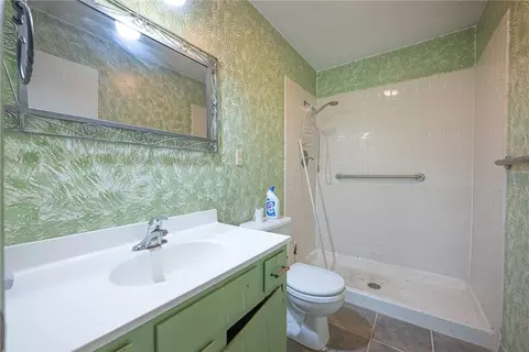 Bath - 9905 Shawnee Trl, Centerville, OH 45458 photo 1 of 2