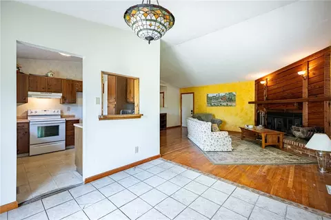 Living - 9905 Shawnee Trl, Centerville, OH 45458 photo 6 of 8