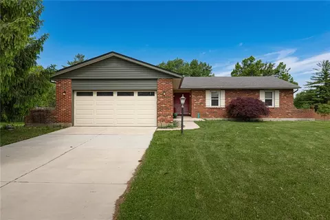 9905 Shawnee Trl, Centerville, OH 45458