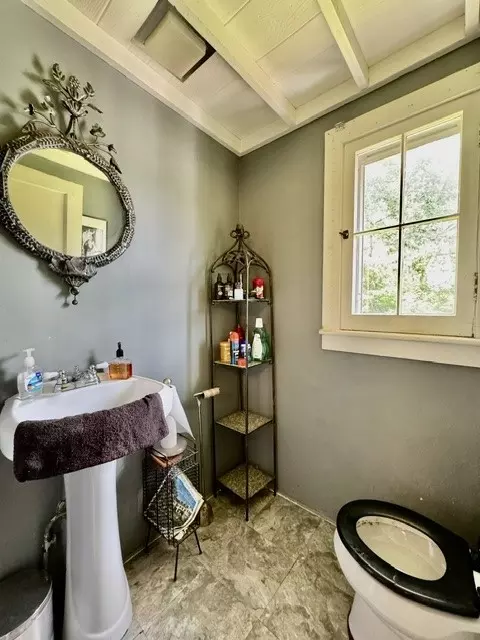 Bath - 29 Oakland Ct, Springfield, OH 45505 photo 1 of 5