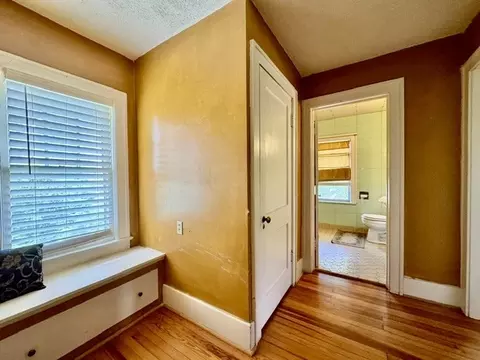 Entry Way - 29 Oakland Ct, Springfield, OH 45505 photo 2 of 3