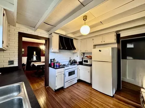 Kitchen - 29 Oakland Ct, Springfield, OH 45505 photo 2 of 7