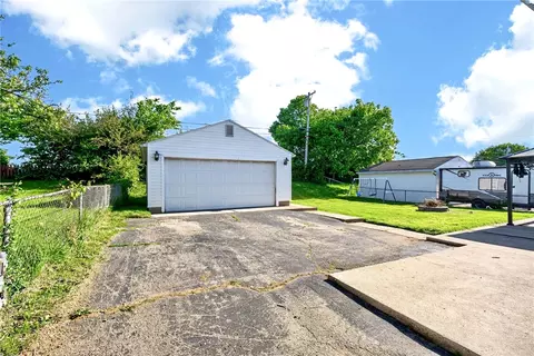 Exterior - 2437 N Aragon Ave, Kettering, OH 45420 photo 7 of 8