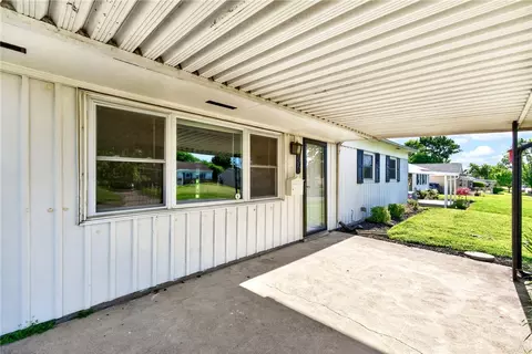 Exterior - 2437 N Aragon Ave, Kettering, OH 45420 photo 3 of 8