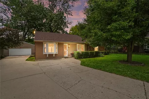 19 Angela Dr, Germantown, OH 45327