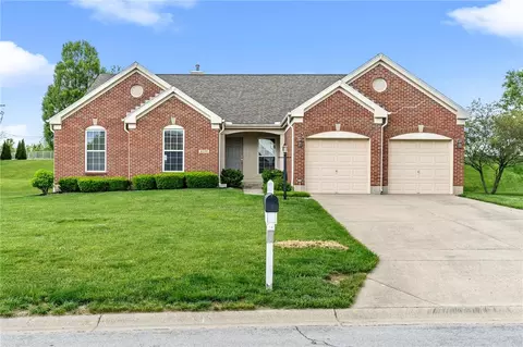 4199 Old Osprey Cir, Miamisburg, OH 45342