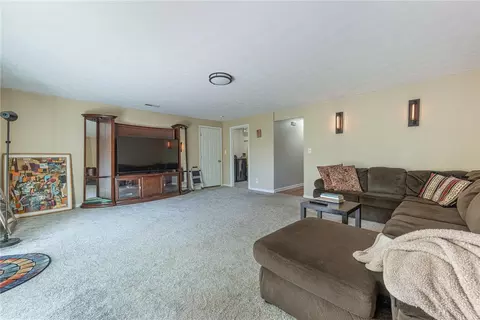 Living - 1012 Wiles Dr, Kettering, OH 45419 photo 5 of 6