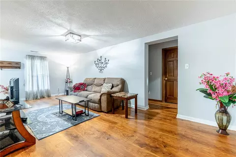 Living - 1012 Wiles Dr, Kettering, OH 45419 photo 3 of 6