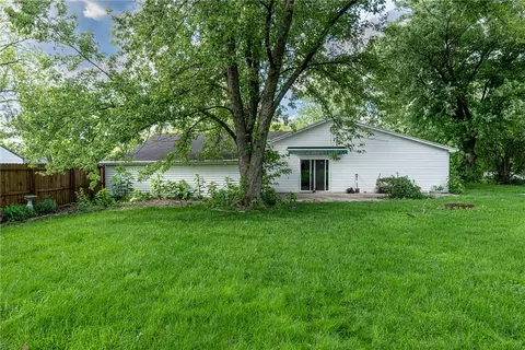 Exterior - 1012 Wiles Dr, Kettering, OH 45419 photo 6 of 7