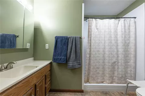 Bath - 1012 Wiles Dr, Kettering, OH 45419 photo 2 of 2