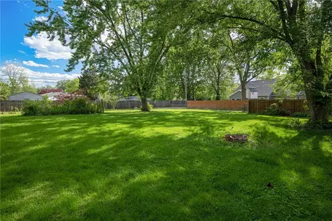 Exterior - 1012 Wiles Dr, Kettering, OH 45419 photo 4 of 7