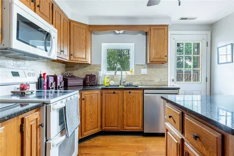 Kitchen - 1012 Wiles Dr, Kettering, OH 45419 photo 4 of 5