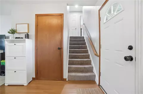 Entry Way - 5025 Artesia Dr, Kettering, OH 45440 photo 2 of 2