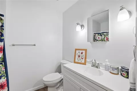 Bath - 5025 Artesia Dr, Kettering, OH 45440 photo 6 of 8