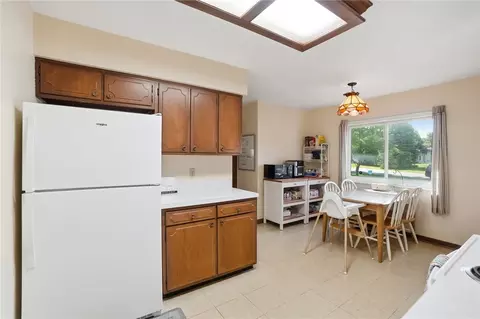 Kitchen - 5025 Artesia Dr, Kettering, OH 45440 photo 6 of 6