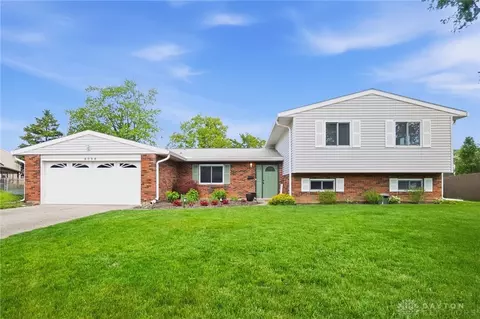 Exterior - 5025 Artesia Dr, Kettering, OH 45440 photo 2 of 12