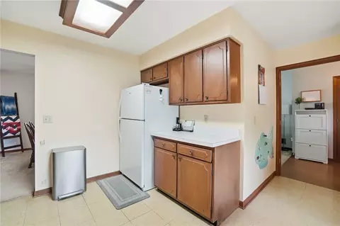 Kitchen - 5025 Artesia Dr, Kettering, OH 45440 photo 5 of 6