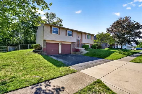 720 Decker Dr, Miamisburg, OH 45342
