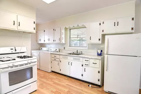 Kitchen - 2533 Bingham Ave, Kettering, OH 45420 photo 3 of 3