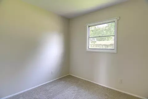 Bedroom - 2533 Bingham Ave, Kettering, OH 45420 photo 2 of 7