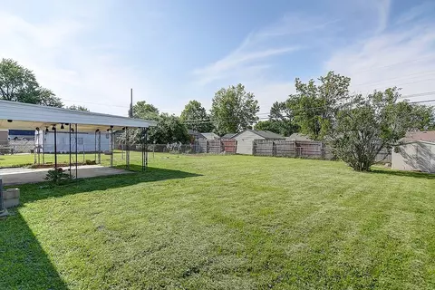 Exterior - 2533 Bingham Ave, Kettering, OH 45420 photo 4 of 6
