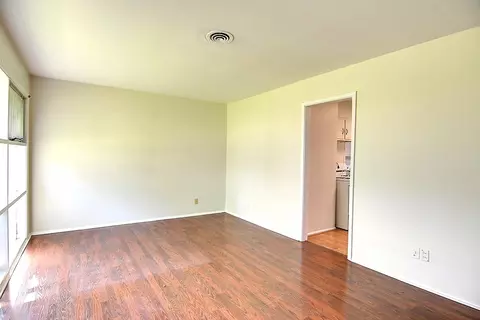 Living - 2533 Bingham Ave, Kettering, OH 45420 photo 1 of 4