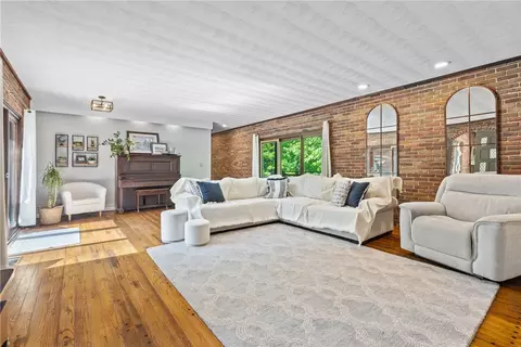 265 Bonham Rd, Cincinnati, OH 45215 photo 10